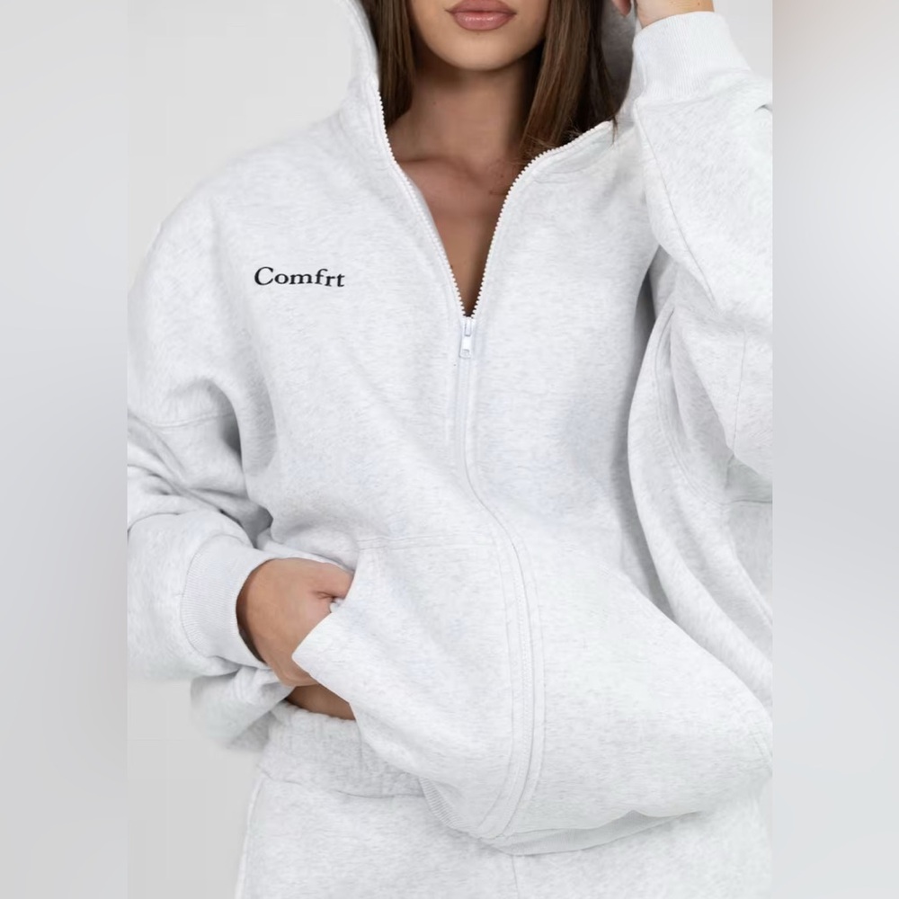 Comfrt zip up hoodie light gray-NWT never worn